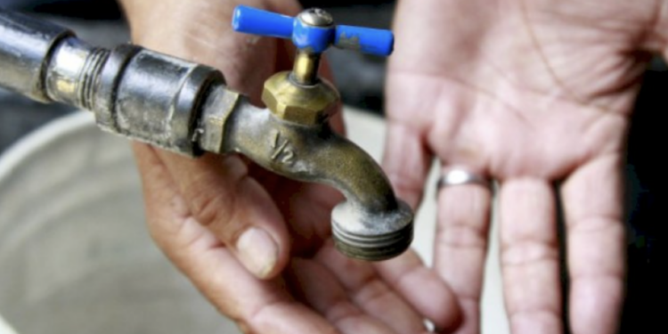 Ciudadanos denuncian abusos y deficiencias en el servicio de Interapas: “Nos cortan el agua sin que llegue el recibo”